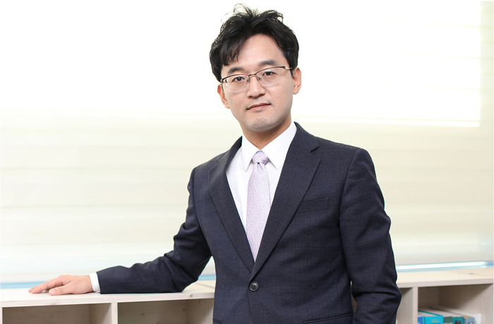 파트너 변호사/세무사 윤범준